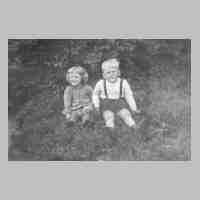 062-0042 Margit und Dieter Neumann-John im Jahre 1943 .JPG